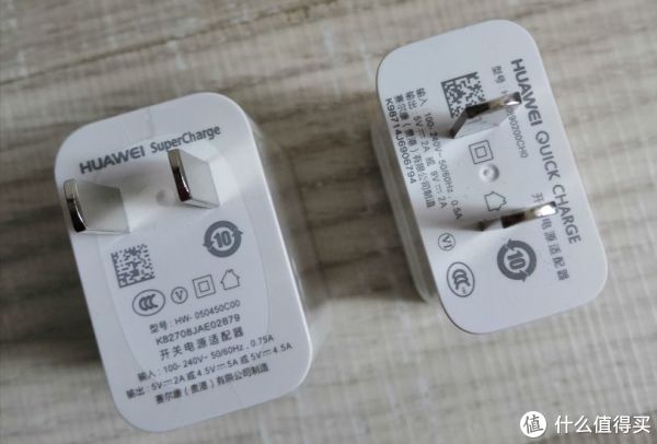 华为p20充电器型号,华为p20充电器头型号 4k和2k价位的pk:华为p20 pro开箱和荣耀play对比测评