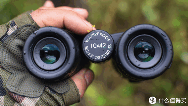 如果要便携双筒望远镜,sheffield金刚武士就蛮不错!