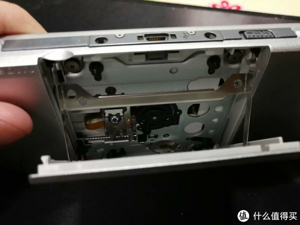 可随身携带的经典怀旧掌机——sony psp3000