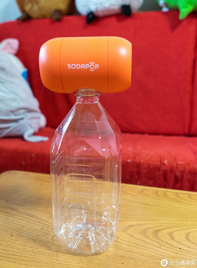 嘿这众筹有点儿意思 篇一:sodapop蓝牙音箱_加个可乐瓶秒变低音炮
