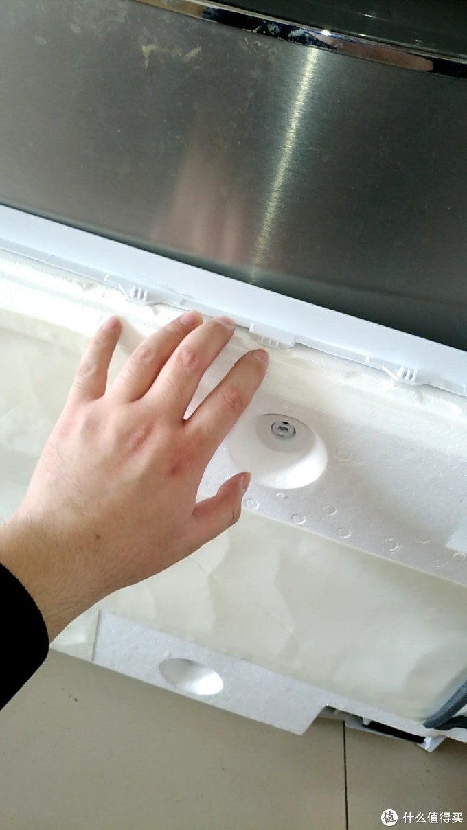 厨房 篇四:海尔冰箱冷藏室led灯板更换