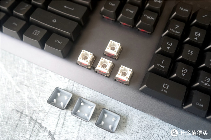 雷蛇二角尘蛛键盘是机械键盘吗_机械键盘轴的区别与非机械键盘的区别_什么是机械键盘