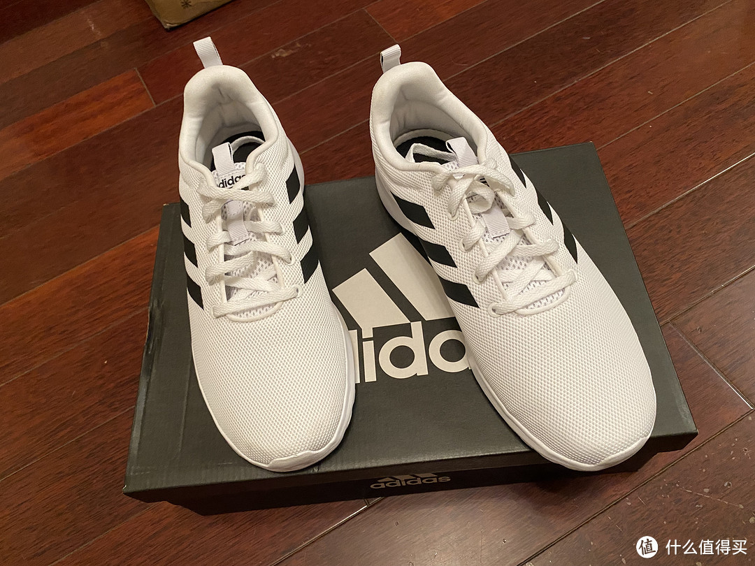 清爽小白鞋adidasneoliteracer