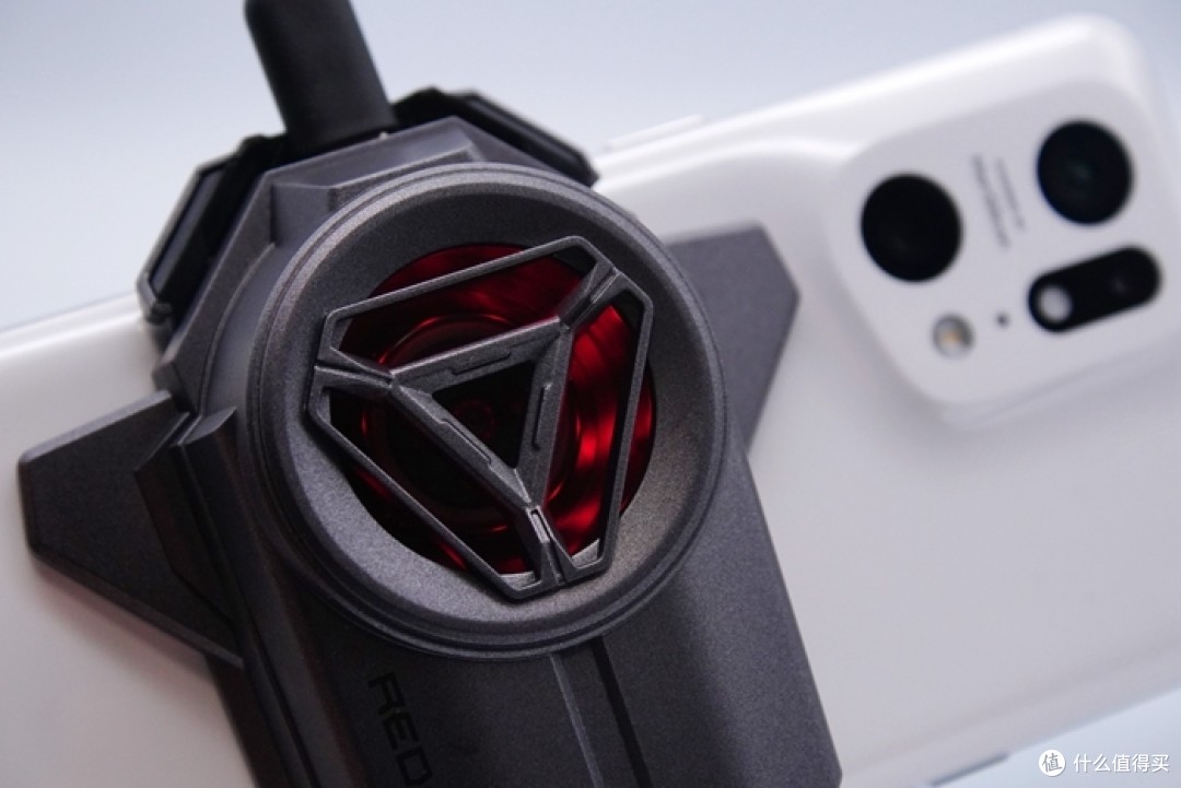 红魔涡轮散热背夹驯龙高手驾到