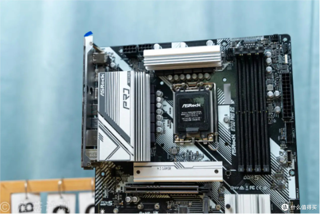 或是一颗完美的核显办公U，英特尔i3-12300T酷睿12代处理器评测_CPU_