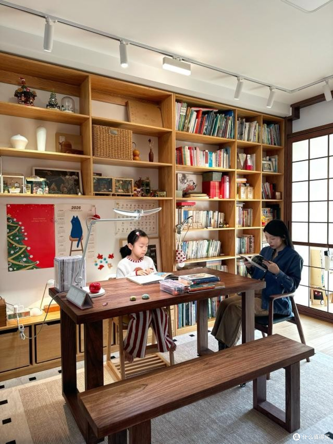 老榆木家具选购指南:泊逸老榆木大板书桌值得买吗?