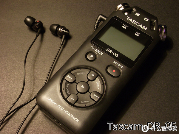 新补货：Tascam DR-05 便携式数码录音笔 白色/黑色