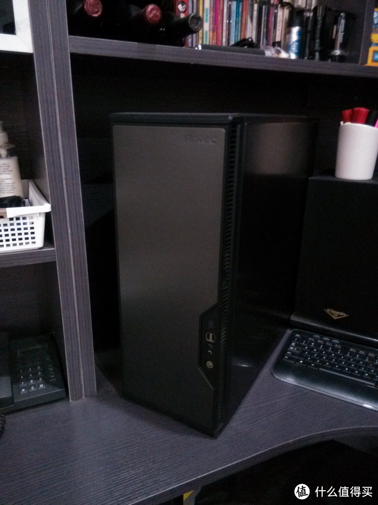 电脑机箱不能丑，我选ANTEC P182、SilverStone GD04，你们呢