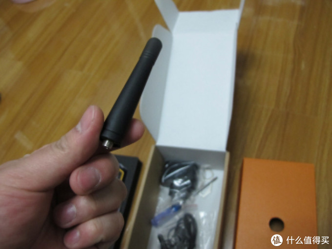 【奇葩物】国货V5霸气智能三防RunboX3开箱(IP67、对讲机、双卡)