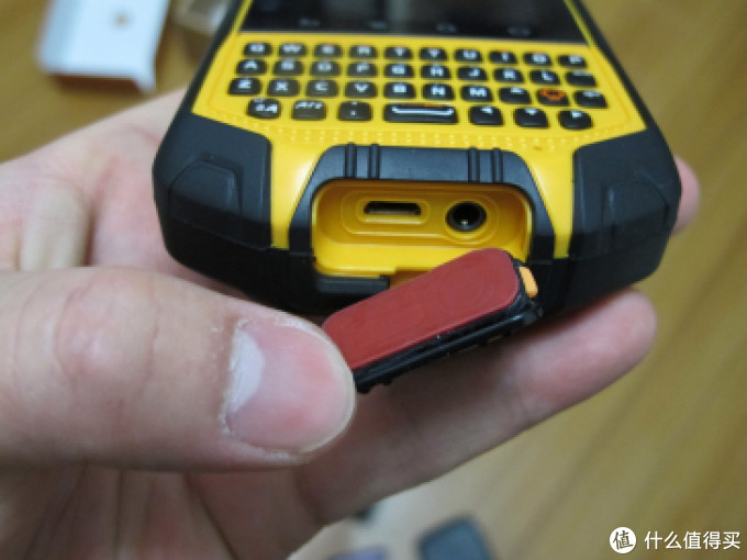 【奇葩物】国货V5霸气智能三防RunboX3开箱(IP67、对讲机、双卡)