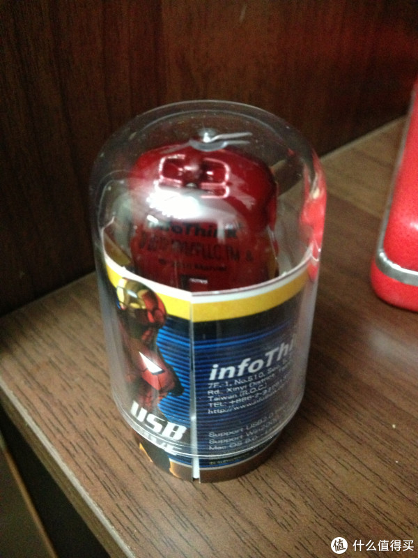 钢铁侠 U盘 眼睛是亮点.