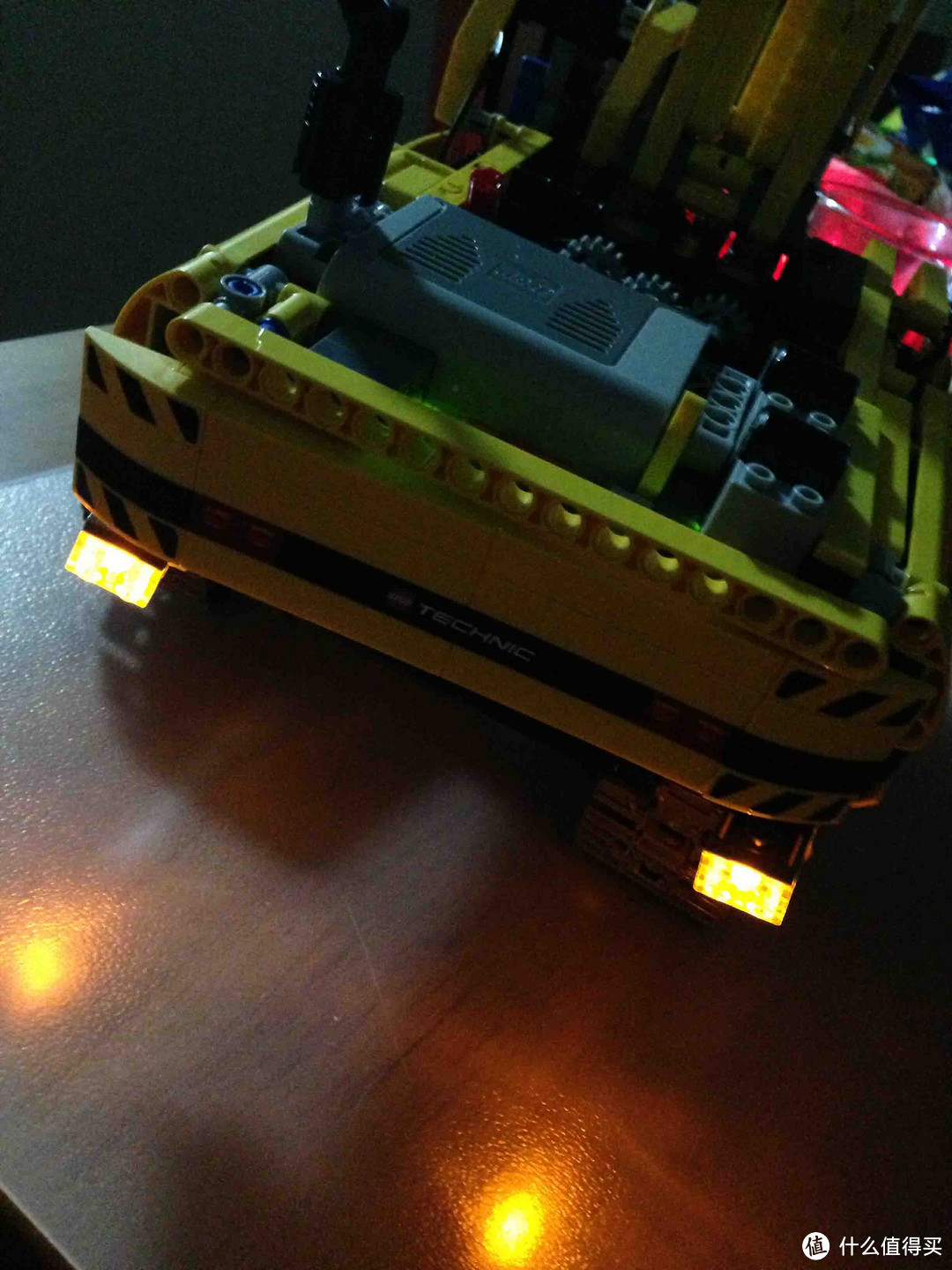 LEGO 乐高 旗舰 8043 电动挖掘机加装照明系统