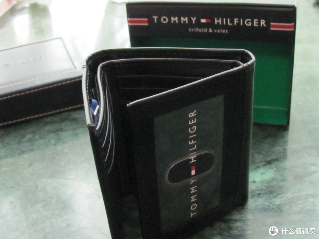 Tommy Hilfiger 三折牛皮钱包入手（三折是trifold，不是价格）