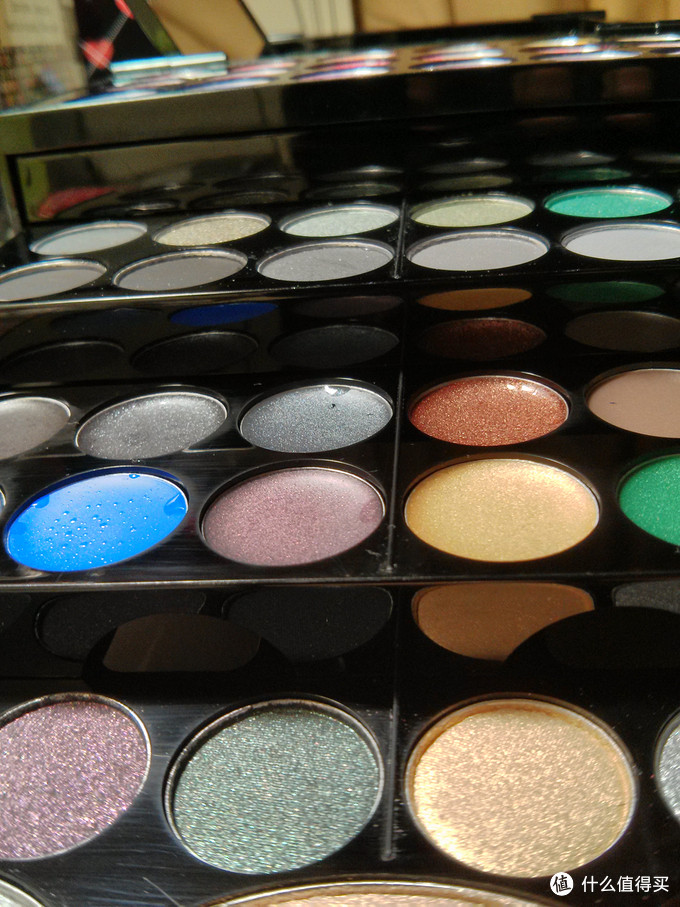 多功能彩妆盘优势