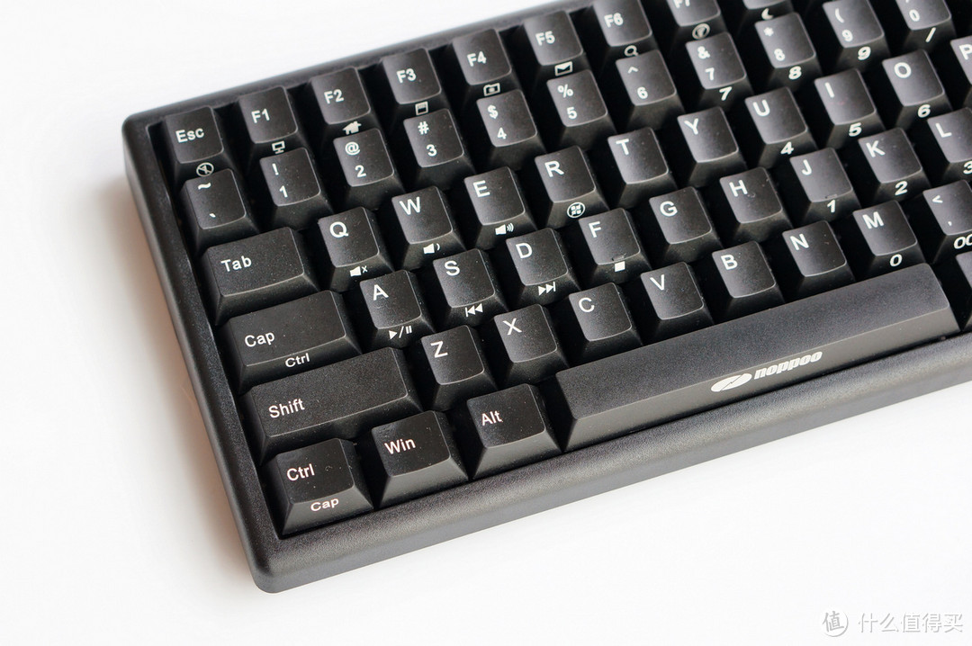 屌丝机械键盘两大品牌之一的NOPPOO MINI84 有线/无线双模式青轴