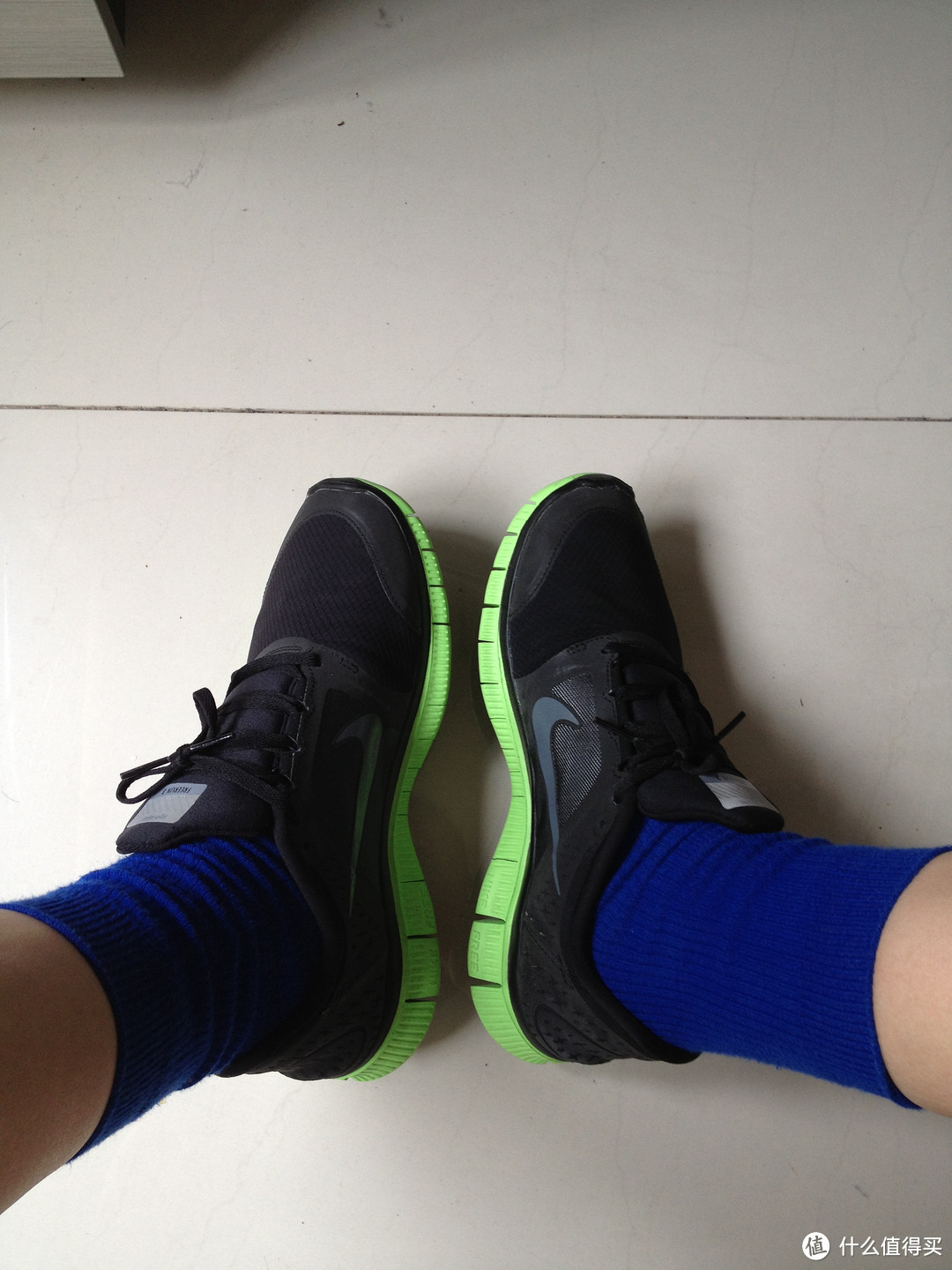 Nike 耐克 跑步系列男子NIKE FREE RUN+ 3 SHIELD跑步鞋