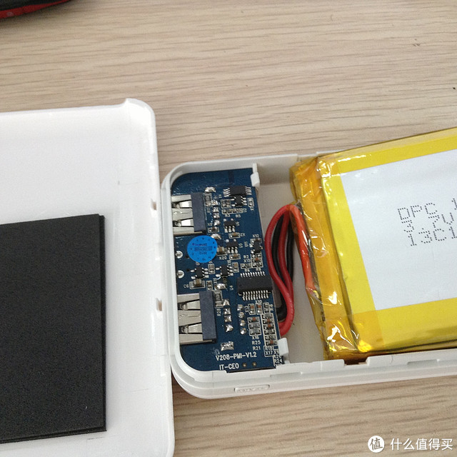 IT-CEO U6710 移动电源（10000mAh、锂聚合物）有啪啪啪拆解