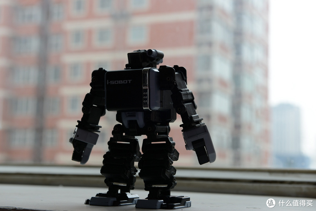 i-sobot索宝——好玩又有趣的两足直立智能机器人