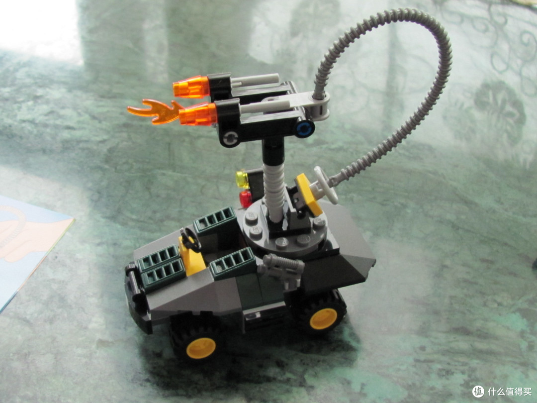 lego乐高超级英雄之钢铁侠vs满大人76008