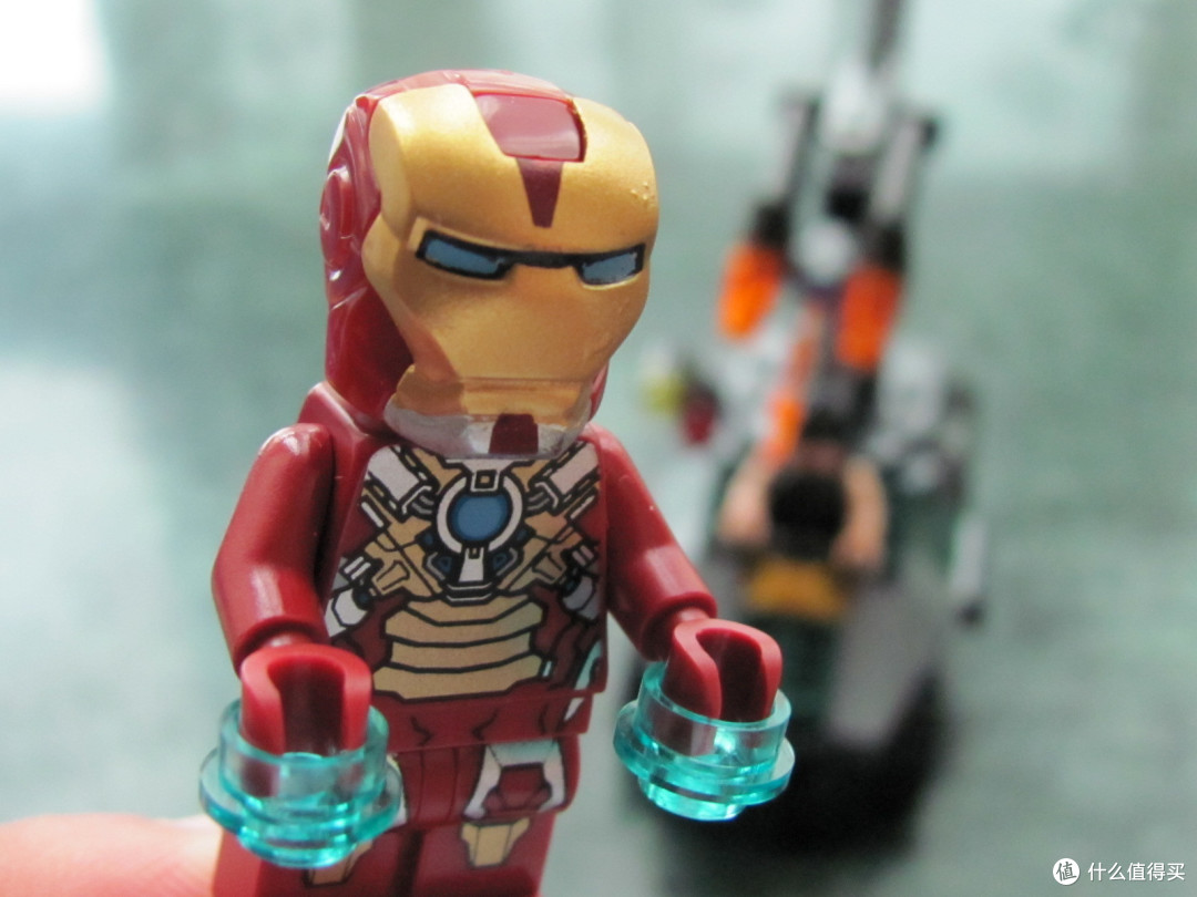 lego乐高超级英雄之钢铁侠vs满大人76008