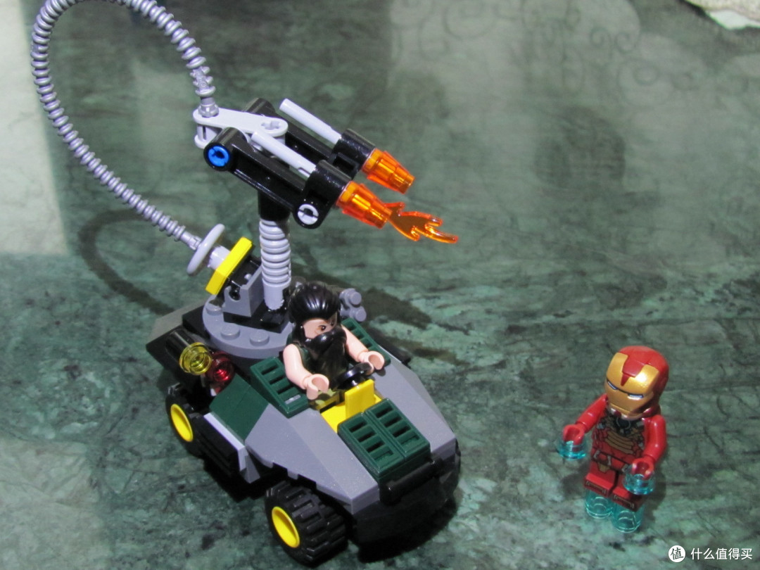 lego乐高超级英雄之钢铁侠vs满大人76008