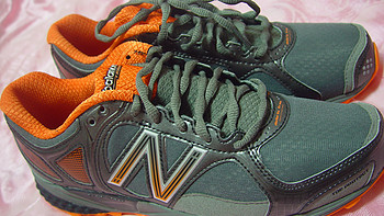 New Balance MT1110 男款*级越野跑步鞋