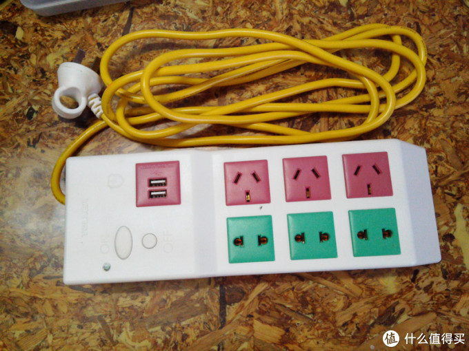 不会触电的国产用电安全神器--- 通领 漏电保护 防水防雷 带USB 插线板