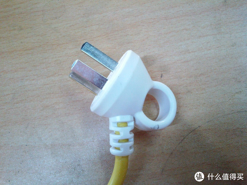 不会触电的国产用电安全神器--- 通领 漏电保护 防水防雷 带USB 插线板 