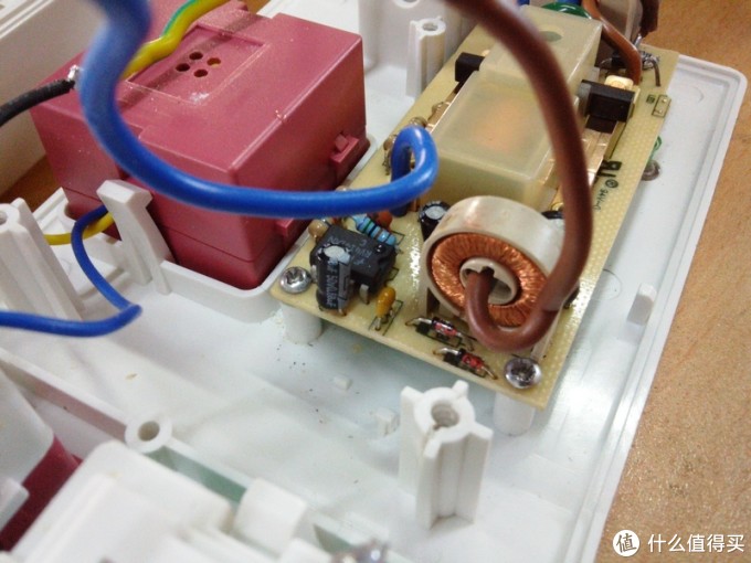 不会触电的国产用电安全神器--- 通领 漏电保护 防水防雷 带USB 插线板