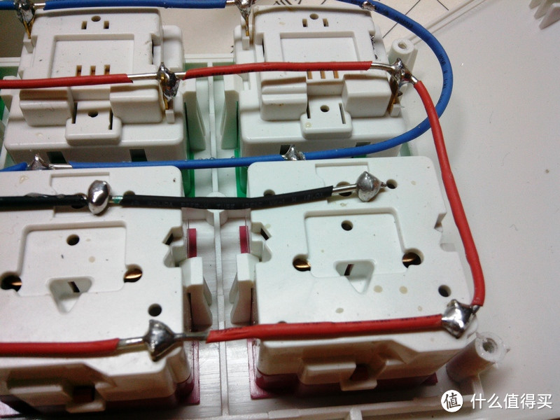 不会触电的国产用电安全神器--- 通领 漏电保护 防水防雷 带USB 插线板 