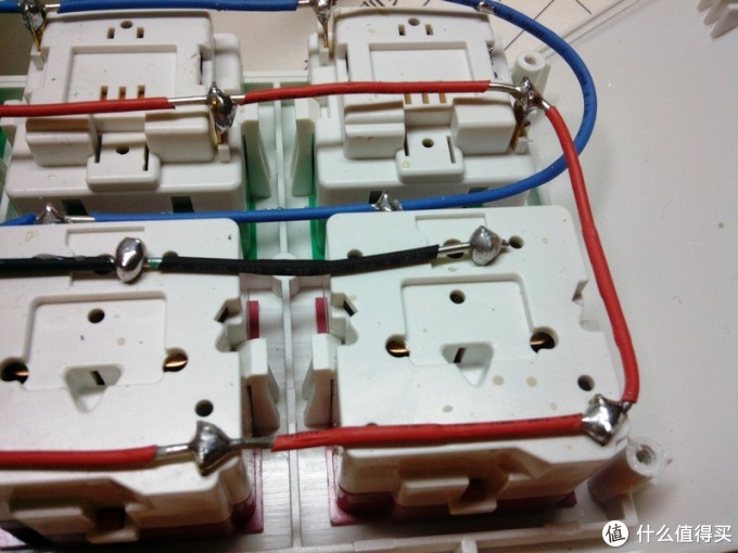 不会触电的国产用电安全神器--- 通领 漏电保护 防水防雷 带USB 插线板