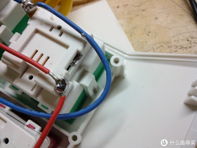 不会触电的国产用电安全神器--- 通领 漏电保护 防水防雷 带USB 插线板