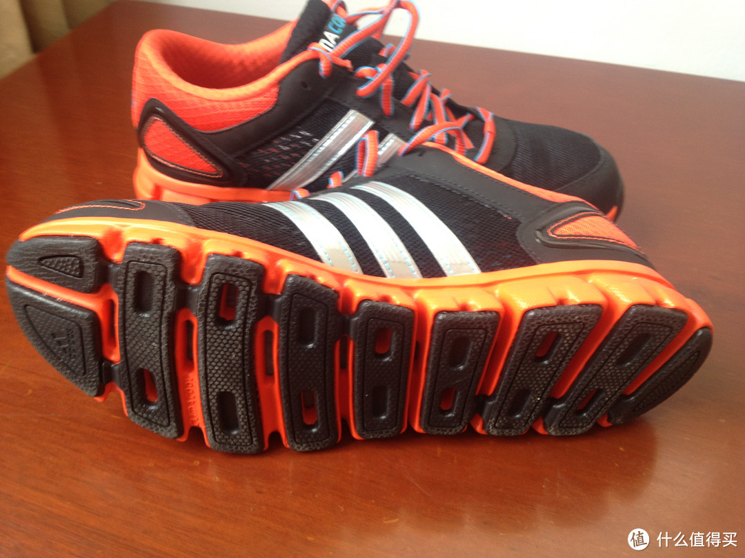 初跑屌丝鞋 adidas 2012款男子跑步鞋 V23381