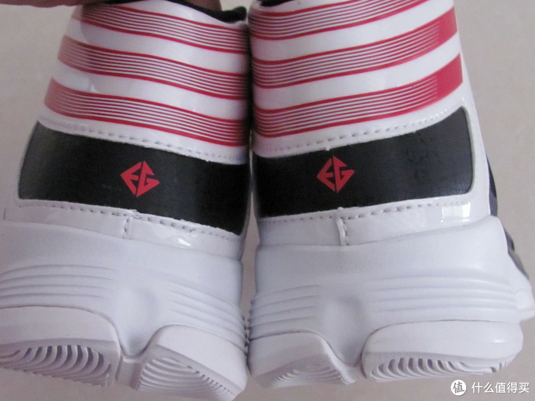 晒白菜价的 "明星战靴" adidas 阿迪达斯 TEAM UNITY 男子场上款篮球鞋 Crazy Shadow 