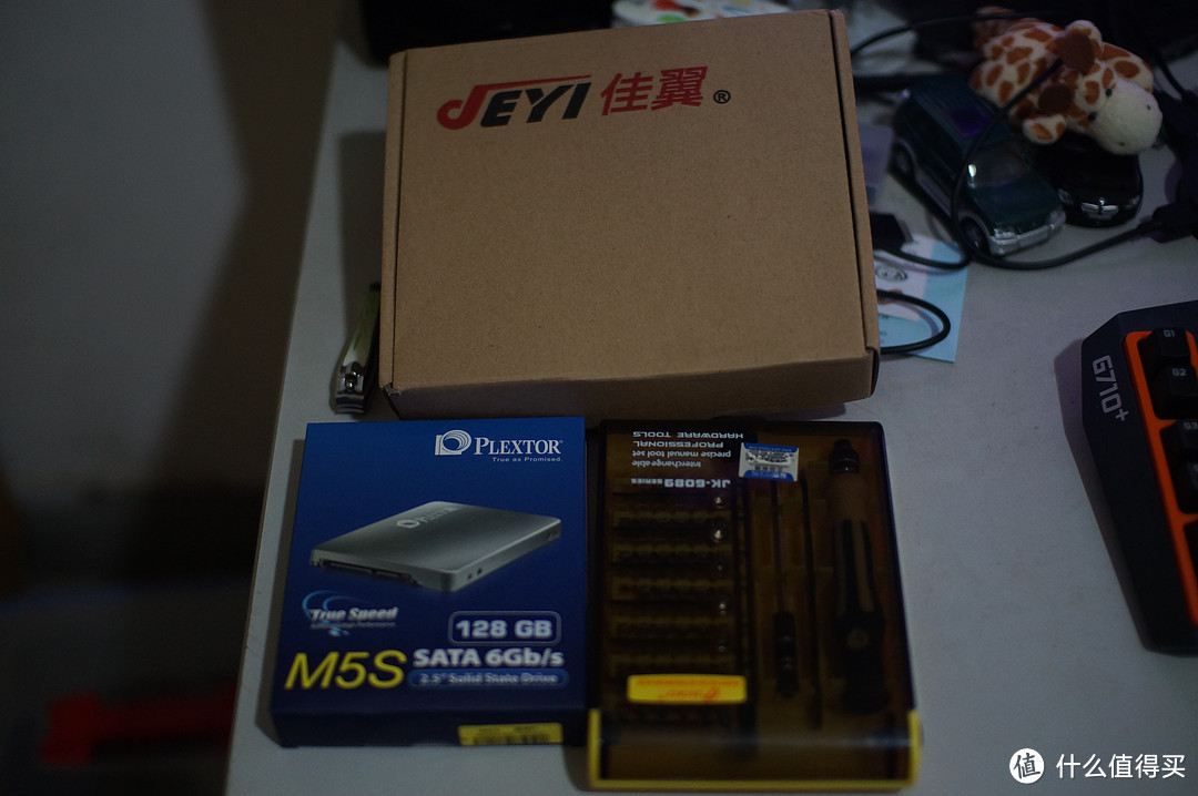 抛砖引玉，晒一下前两天买的 Plextor 浦科特 PX-128M5S 128G SSD 固态硬盘和安装到神舟K480N的过程