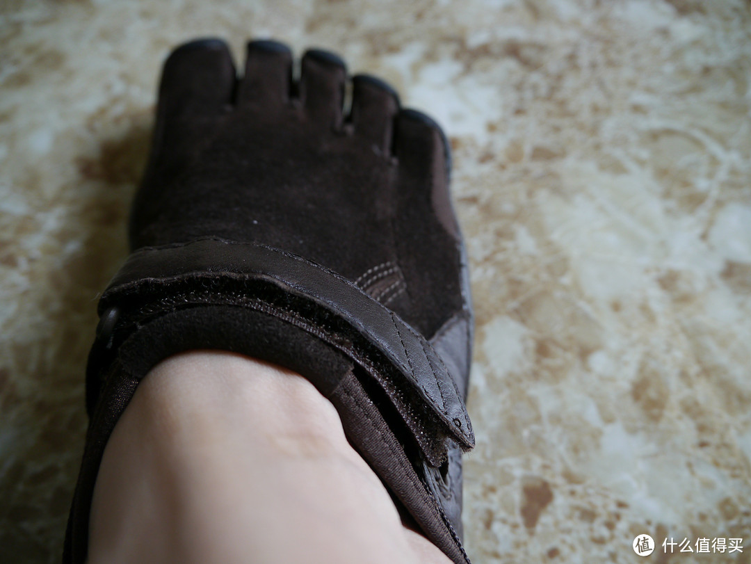 神价格的 Vibram FiveFingers KSO Trek 男款 越野五趾鞋，迟来的晒单。