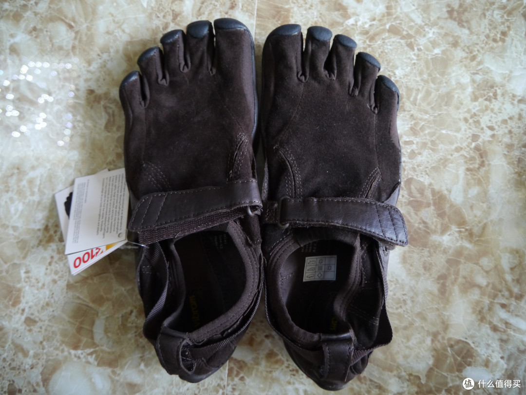 神价格的 Vibram FiveFingers KSO Trek 男款 越野五趾鞋,迟来的晒单。