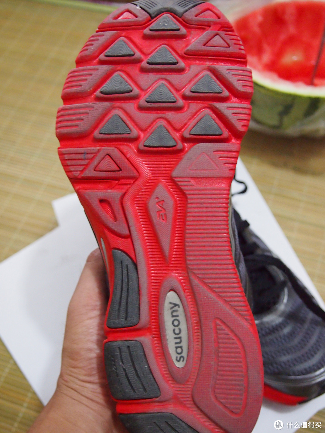 看到今晚又爆料，晒首次海淘 Saucony 索康尼 Kinvara 3 男款跑鞋