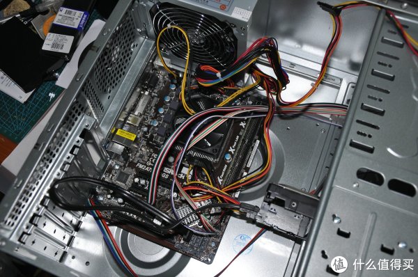 5英寸 显示器 金河田 8521u机箱 华擎 fm2a75m-dgs r2.