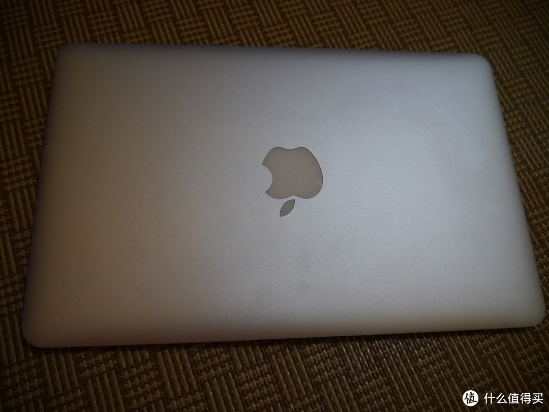 2013款 MacBook Air 11寸香港人肉带回。这次我要还是称屌丝是不是会被揍？