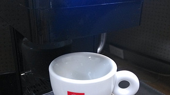 纯正的意式Iperespresso，illy 新款Y3 胶囊咖啡机