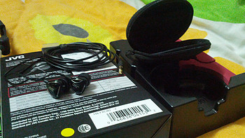 似乎没有这货-----JVC 杰伟世 FXC80 黑色碳纤维 入耳式耳机 没有中频的高解析塞