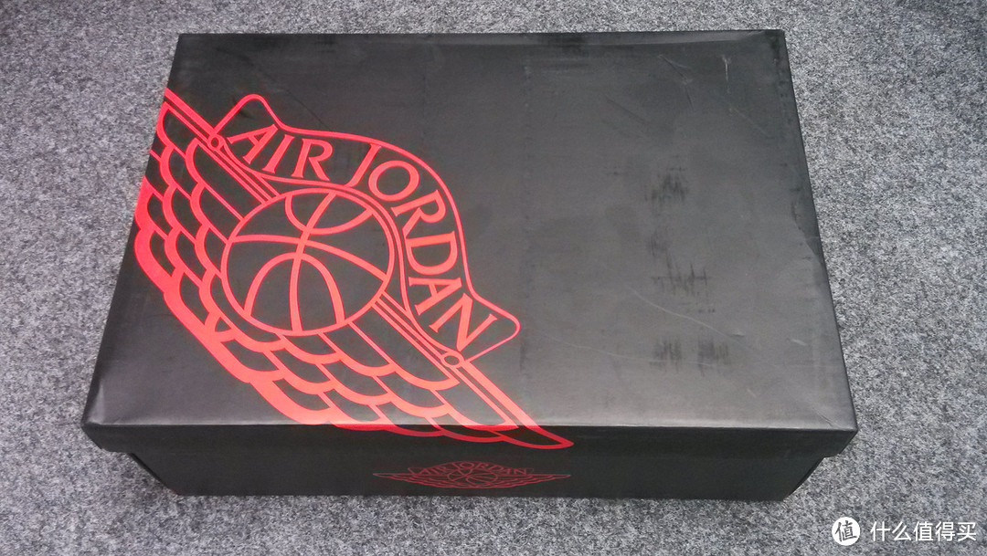 屌丝晒单：Air Jordan一代 NIKE耐克 2013新款 AIR JORDAN 1 MID男子篮球鞋554724