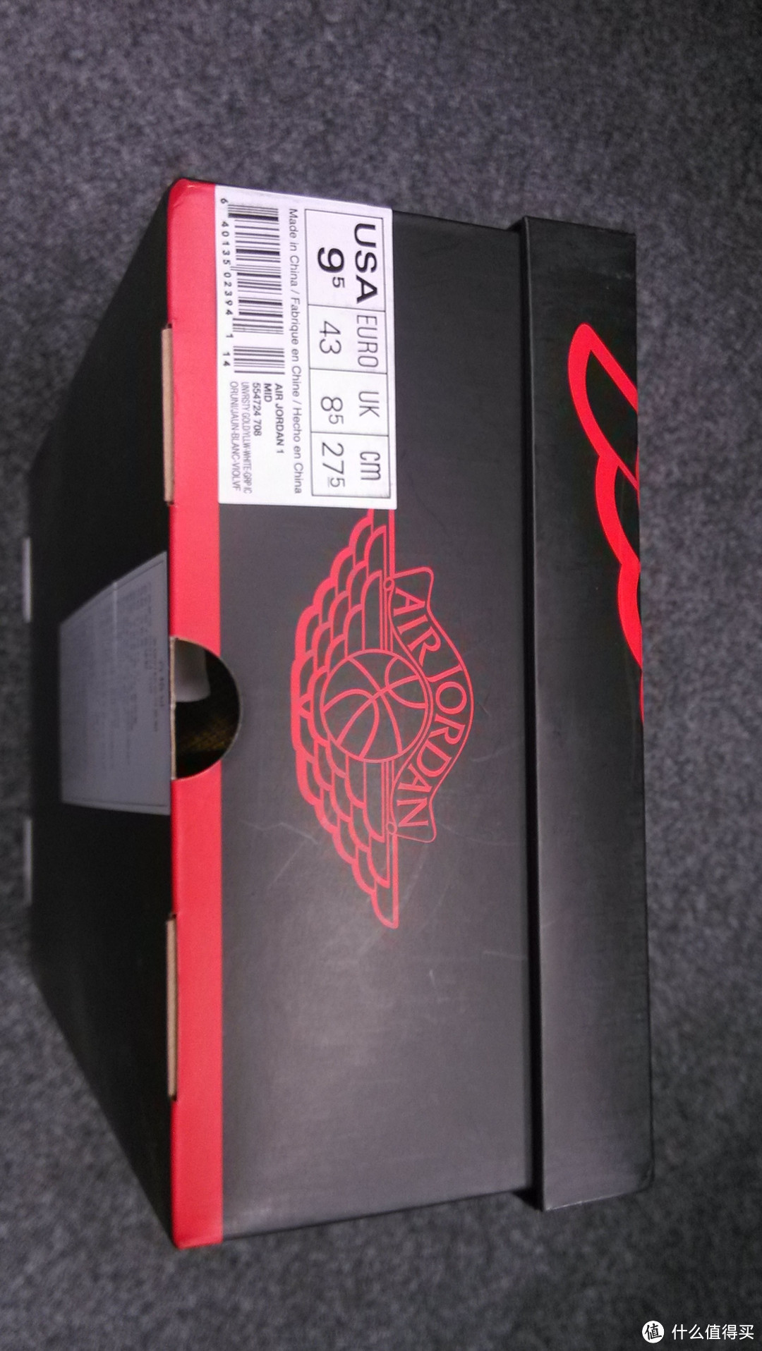 屌丝晒单：Air Jordan一代 NIKE耐克 2013新款 AIR JORDAN 1 MID男子篮球鞋554724
