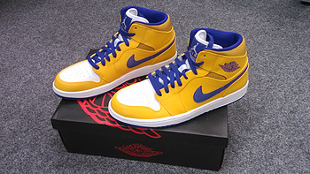 屌丝晒单：Air Jordan一代 NIKE耐克 2013新款 AIR JORDAN 1 MID男子篮球鞋554724