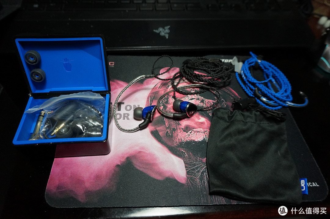 黑暗中的蓝色精灵------ Logitech 罗技 UE900 4单元动铁 隔音耳机 开箱记