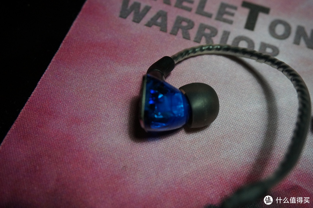 黑暗中的蓝色精灵------ Logitech 罗技 UE900 4单元动铁 隔音耳机 开箱记