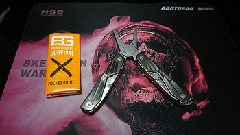 生存必备品----Gerber 戈博 Bear Grylls 贝尔系列 31-000750 多功能迷你求生工具钳及强大生存指南