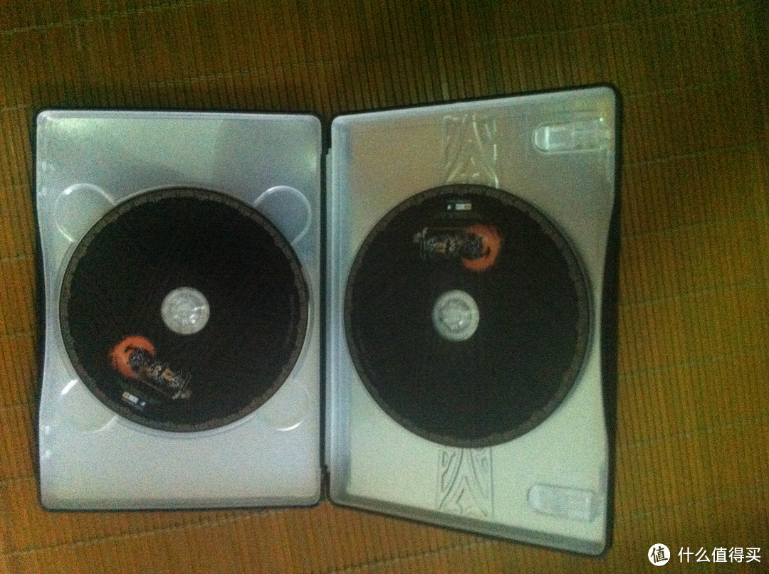 神马珍藏铁盒DVD游戏碟片，我早就官网下完游戏安完了！现在台式机有光碟机的人不多了吧！