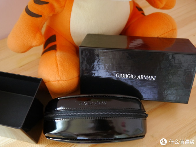 阿玛尼 女款玳瑁色镜框茶色渐变镜片眼镜太阳镜,这个价格就是海淘特价